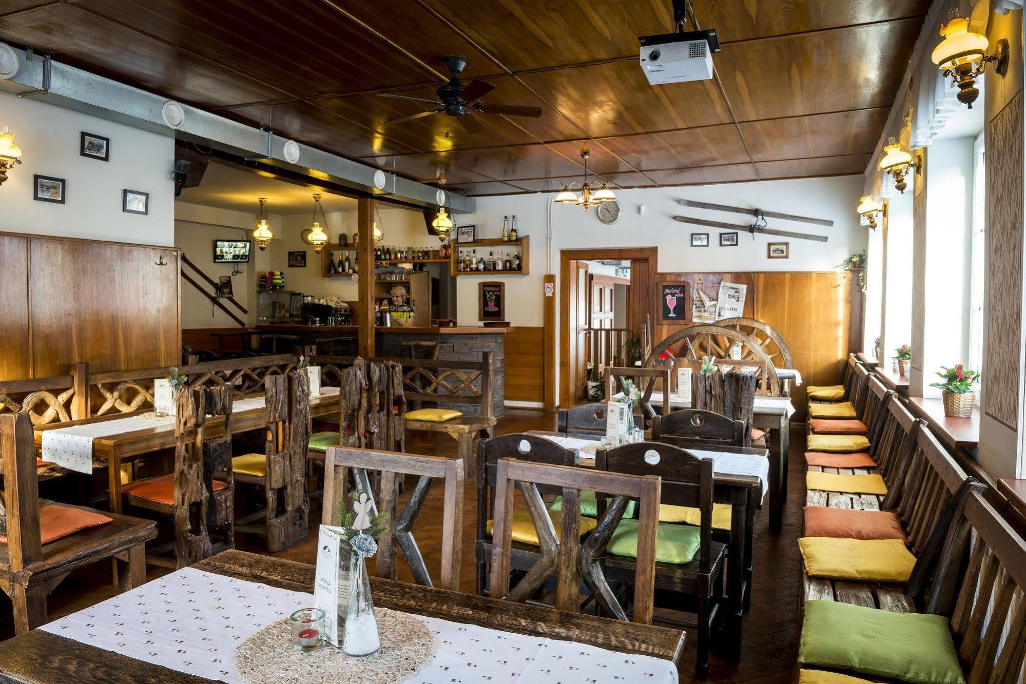 Stachy Horsky Hotel Dobra Chata מראה חיצוני תמונה