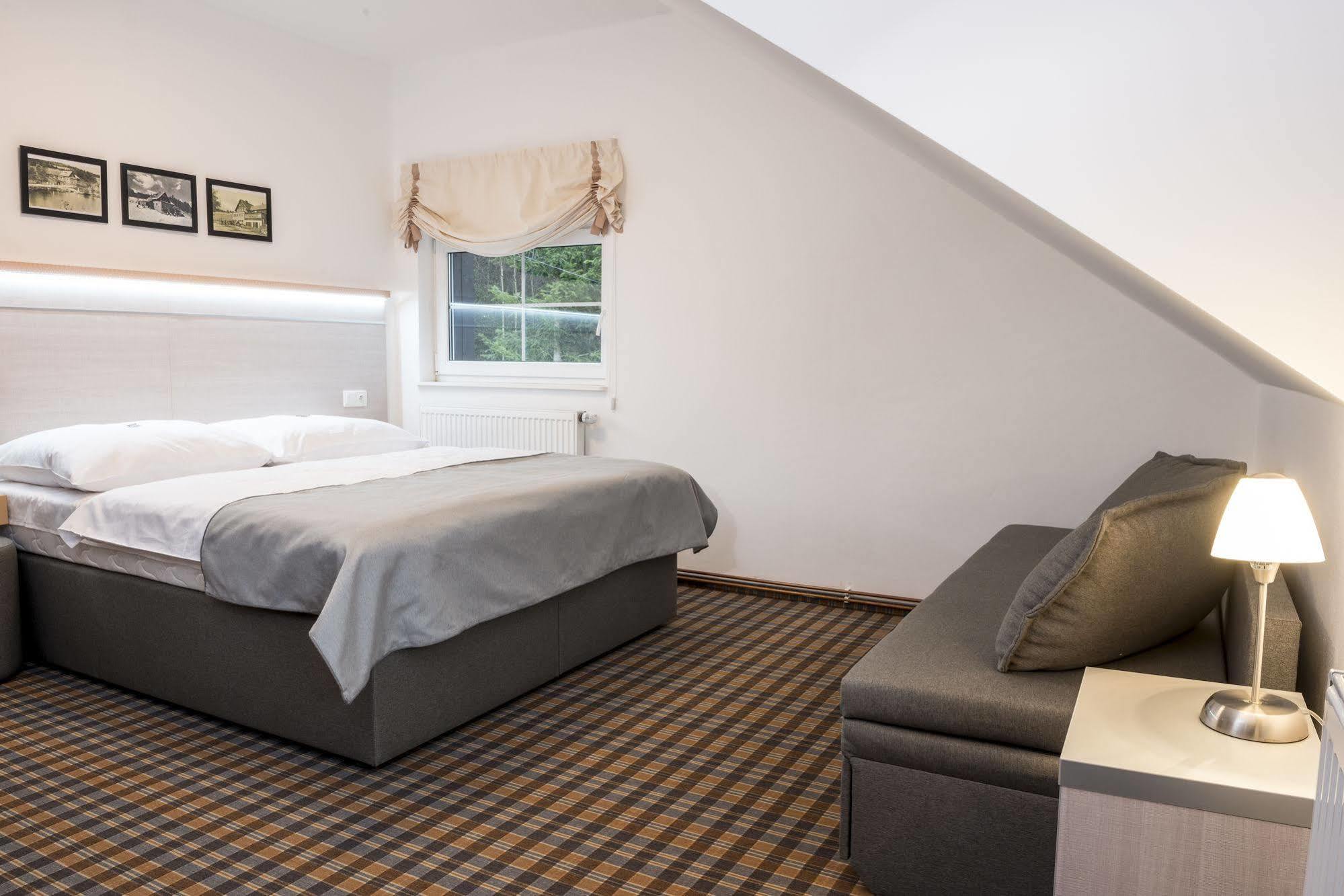 Stachy Horsky Hotel Dobra Chata מראה חיצוני תמונה