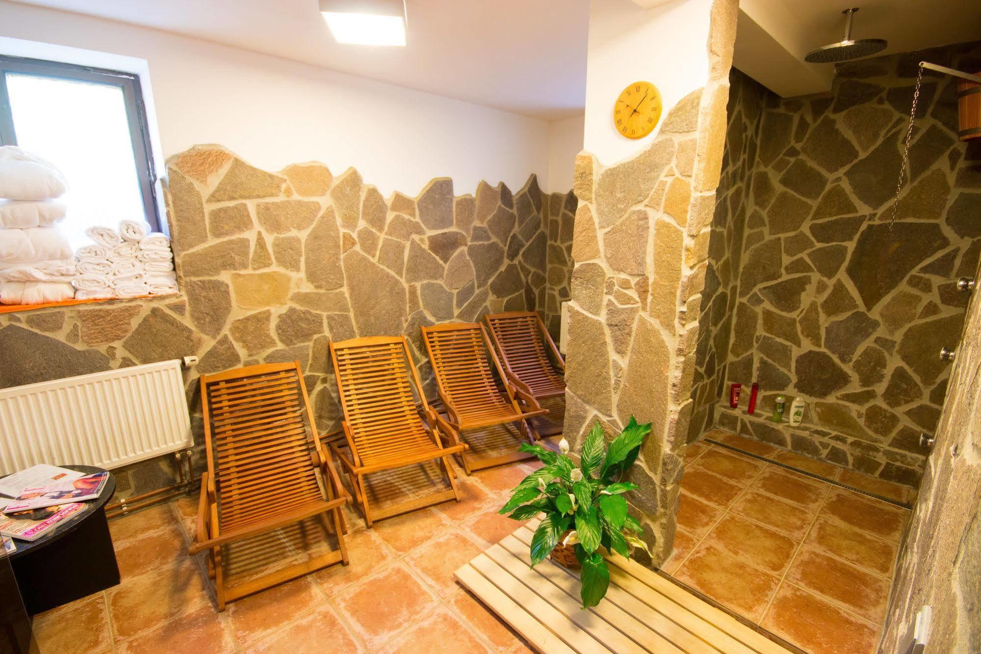 Stachy Horsky Hotel Dobra Chata מראה חיצוני תמונה